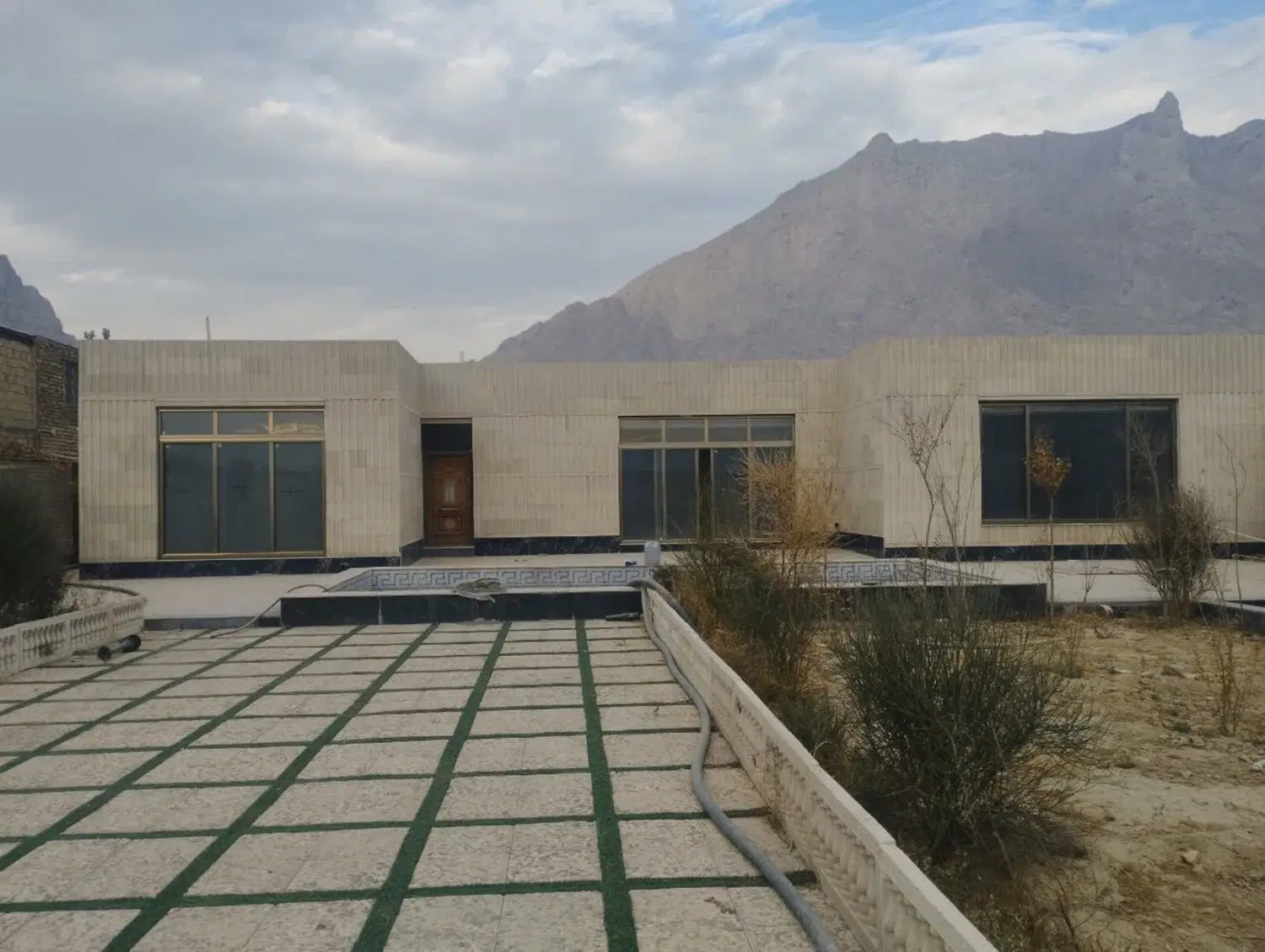 باغ ۱۰۰۰ متری