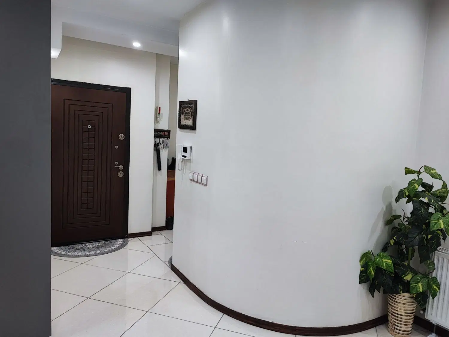 فروش واحد 130 3خواب در بلوار آخوندی