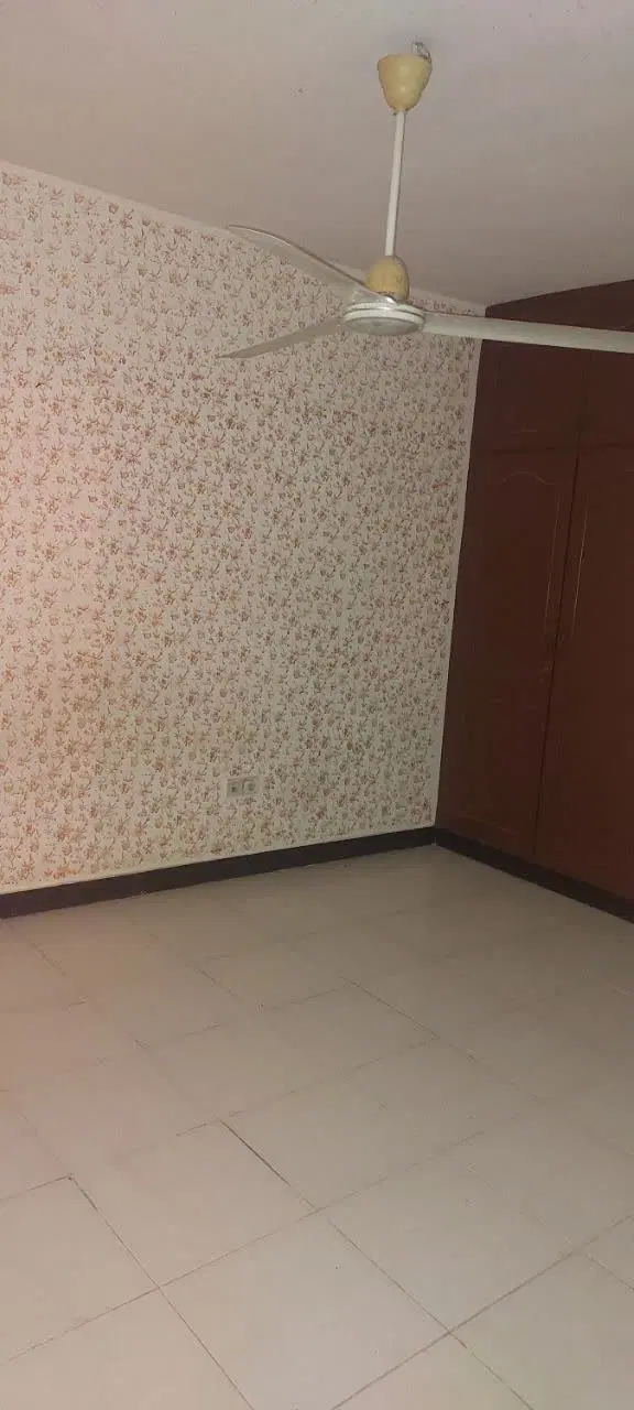یک واحد آپارتمان ۱۰۰ متری در سیمتری
