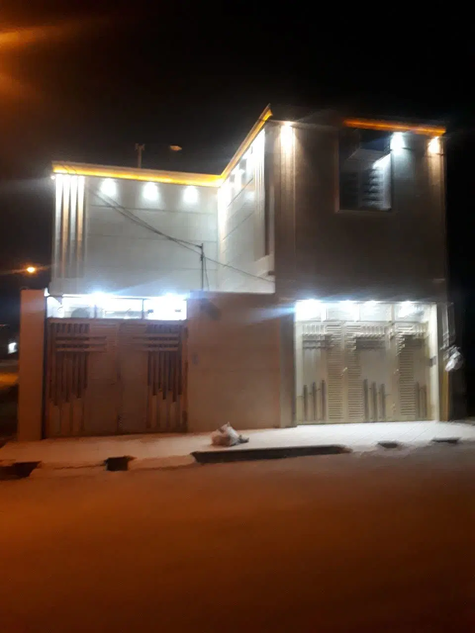 طبقه همکف دوخوابه با زیر زمین