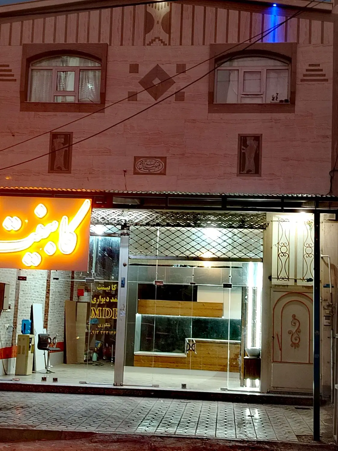 مغازه 100متری