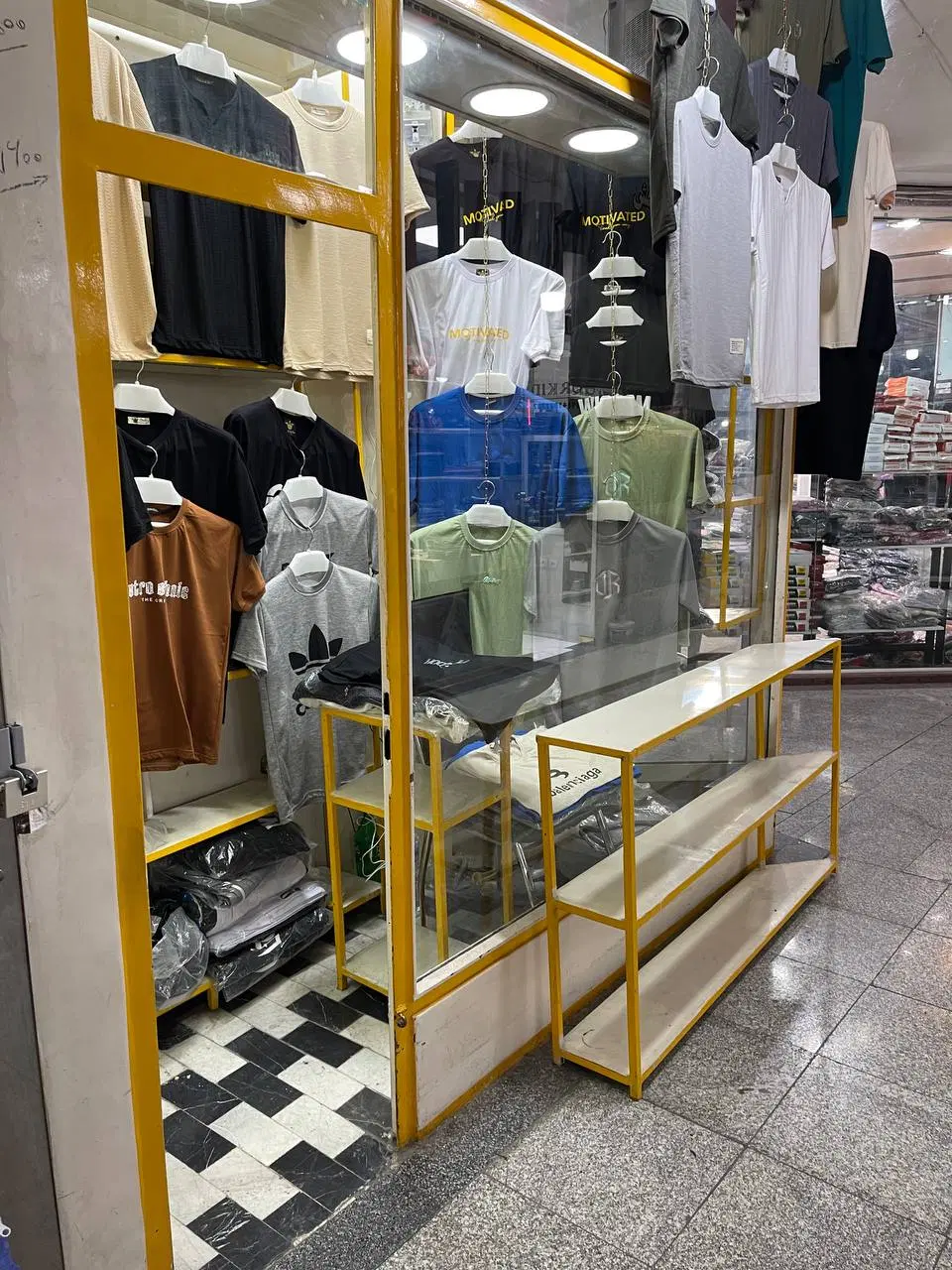 مغازه ۲ متری در پاساژ امت