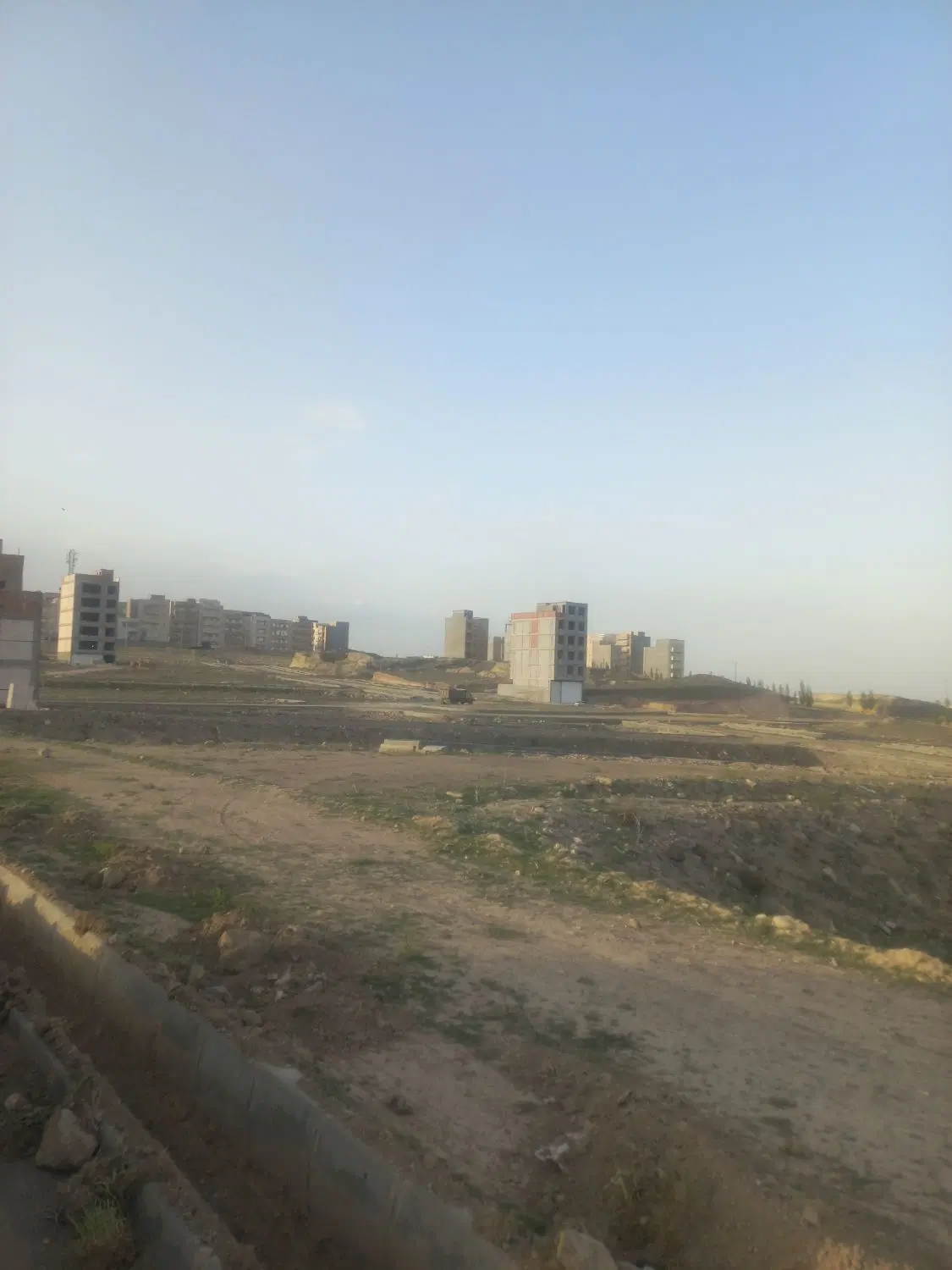 زمین الهیه یک سوم