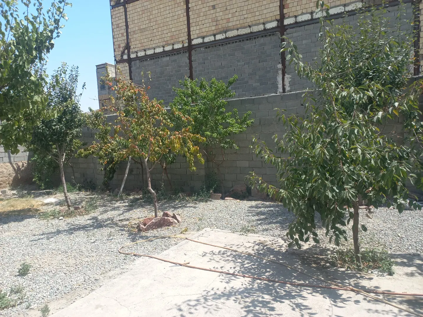 زمین ۱۱۴ متری ۱۹در ۶ دوبر  چهاردیواری