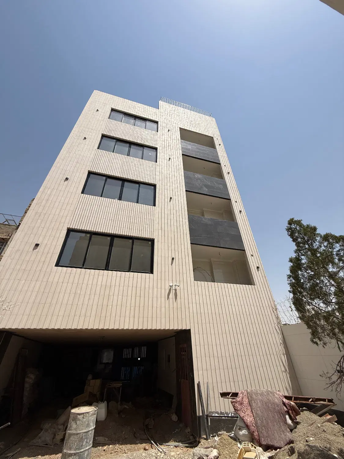 فروش یکجا ساختمان ۵ طبقه