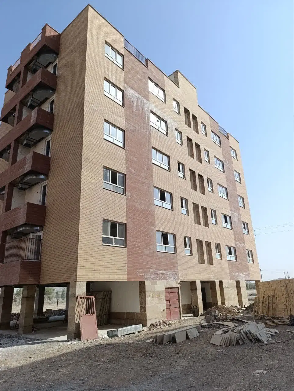 فروش خانه ۹۵ متری شهرک شهید رئیسی