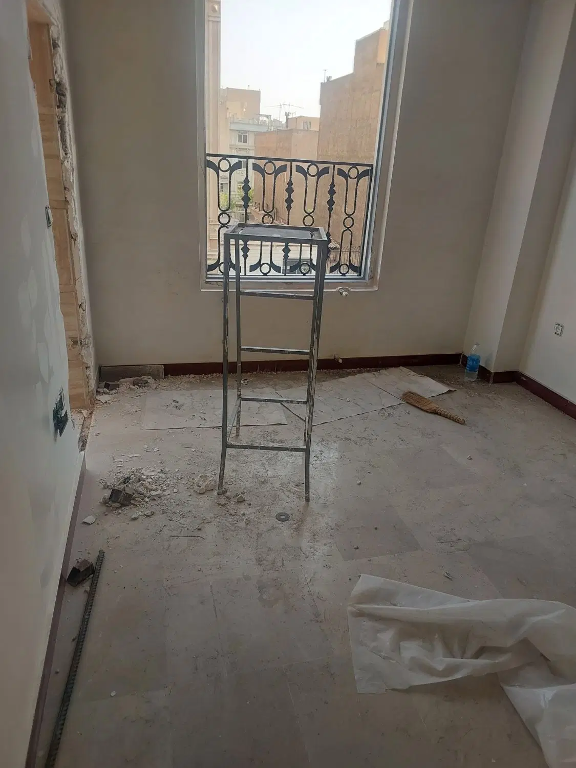 ۵۷ متر ۱ خواب پارکینگ انباری حیاط خلوت