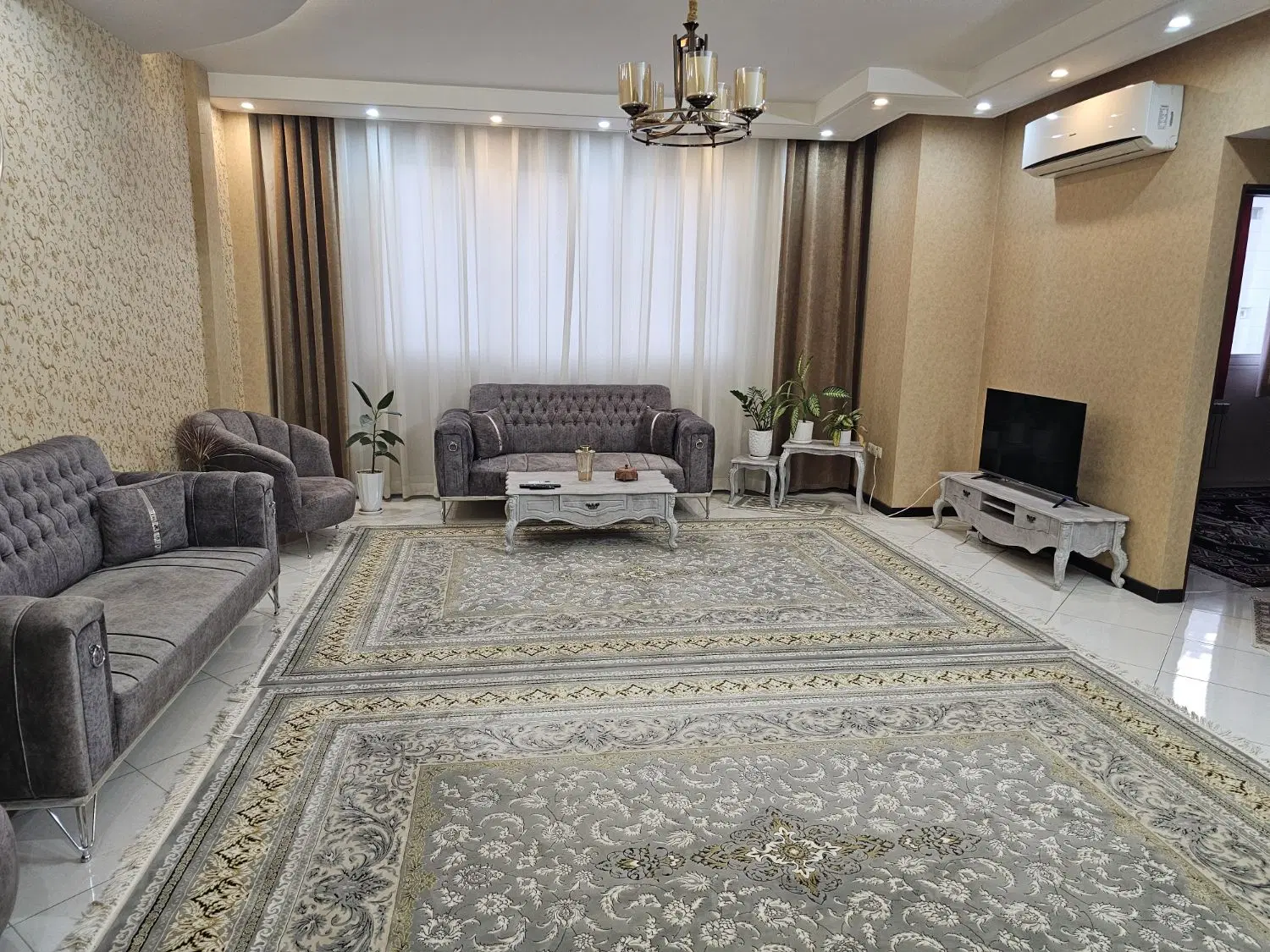 ۷۵ متر_ بهورز ۵_۳کوچه ۲۰متری_طبقه دو_ شیک و مرتب