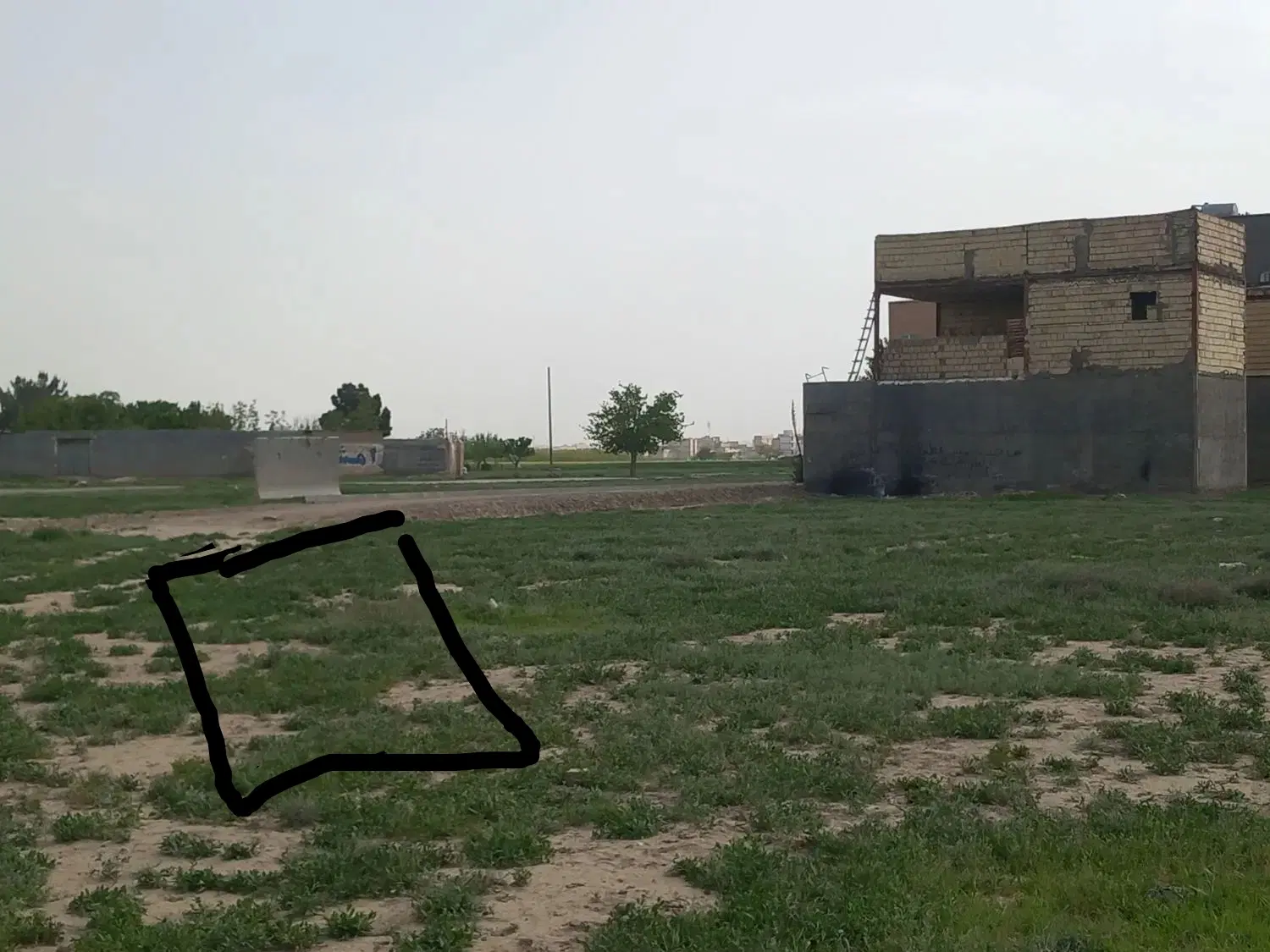 زمین فروشی