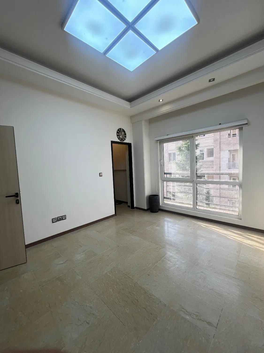 سعادت آباد ساختمان پزشکان ۷۰ متری