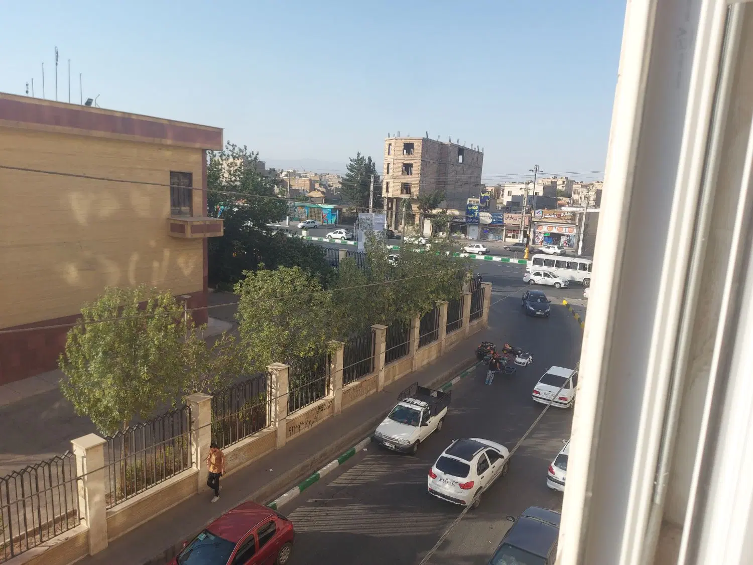 آپارتمان نوساز  ۱۳۰ متری