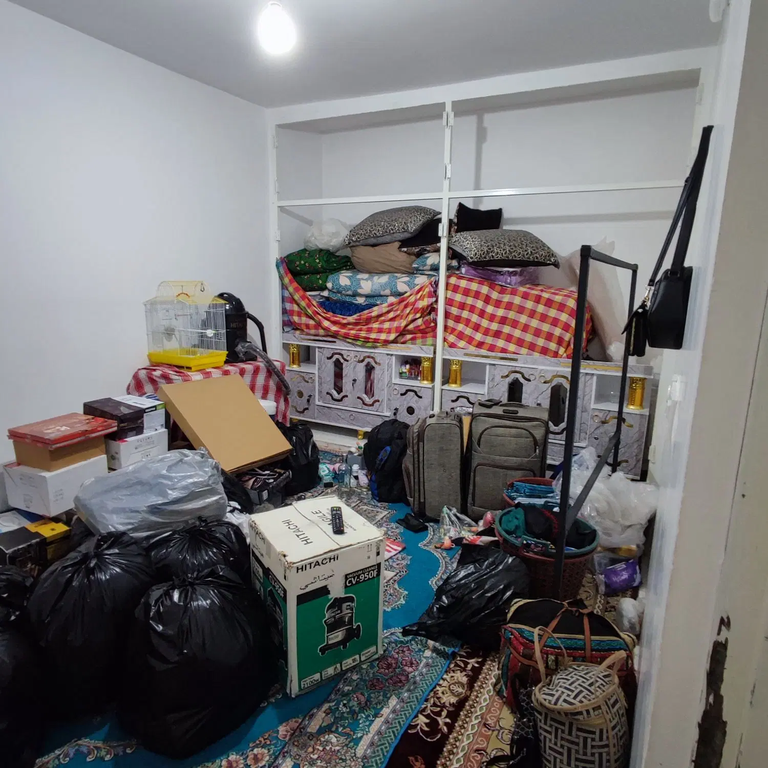 خانه اجاره ای، میرحسینی