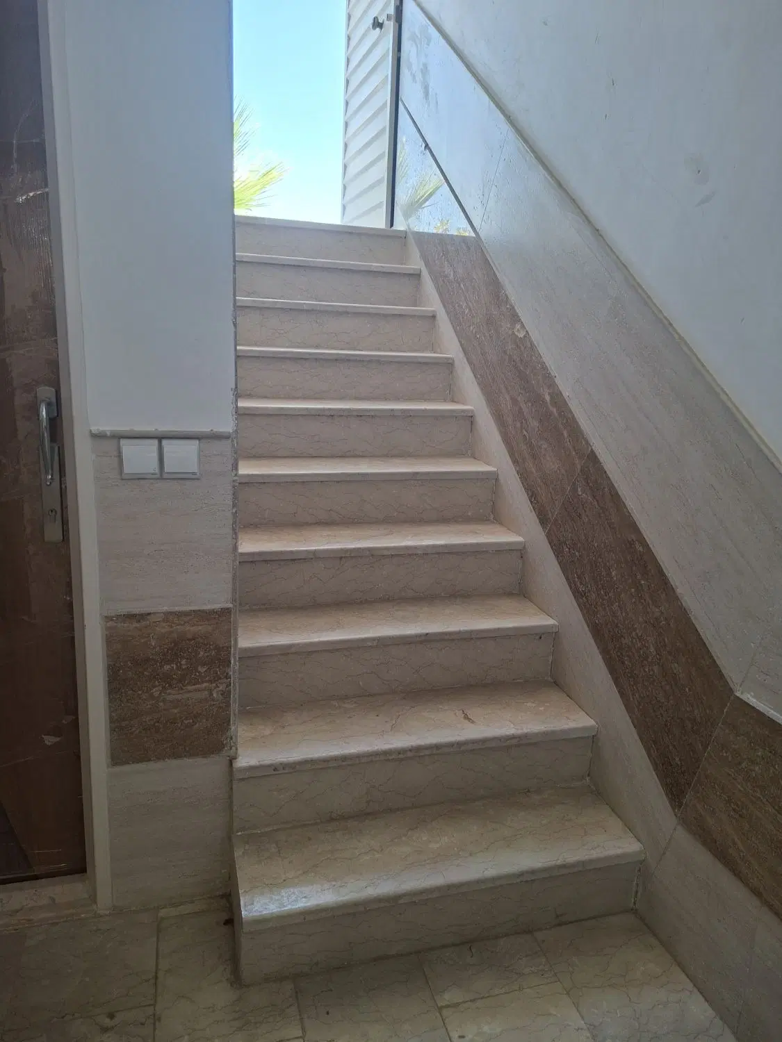 نیم طبقه ۱۵۰ متری صفائیه