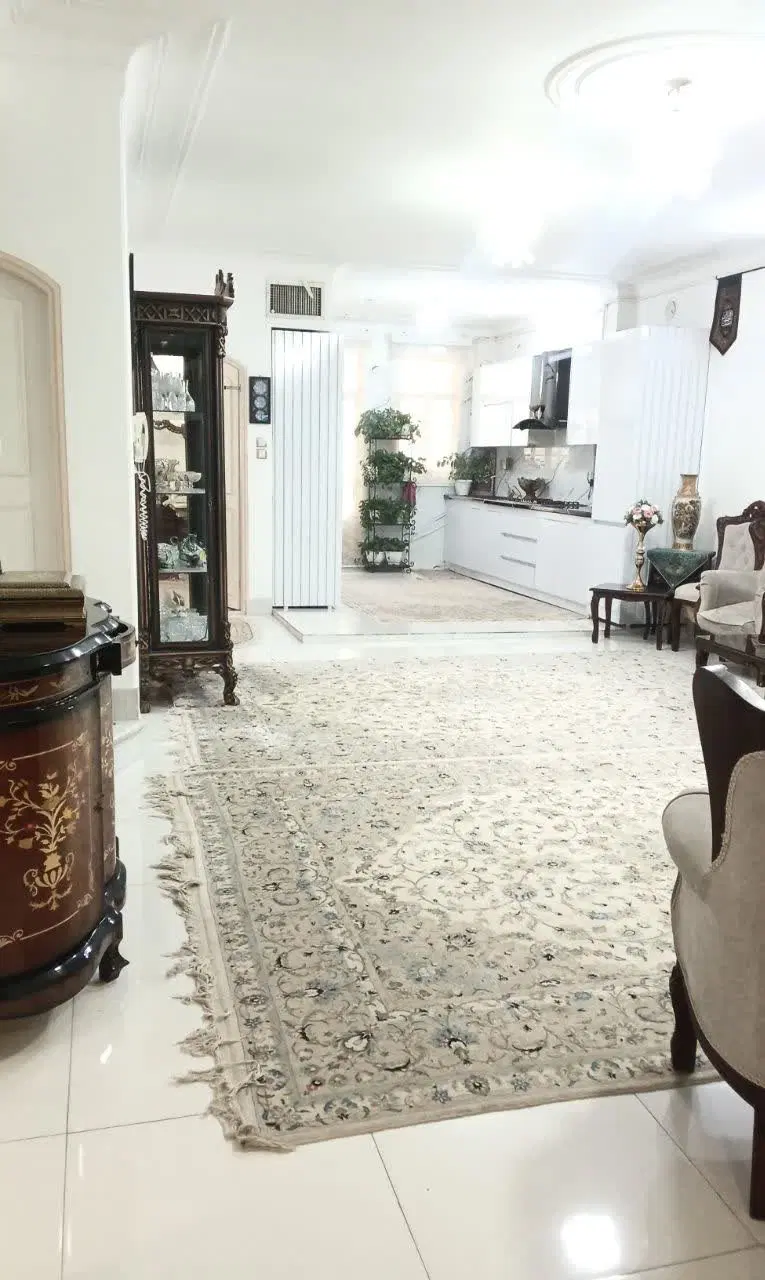 آپارتمان ۱۱۵ متر، ۳ خواب، بر خیابان صفاشهر