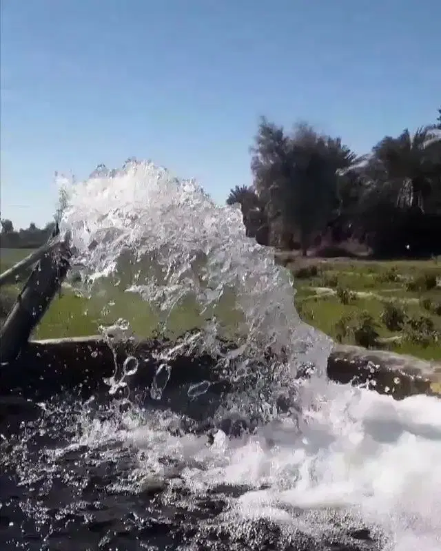 چاه آب و زمین