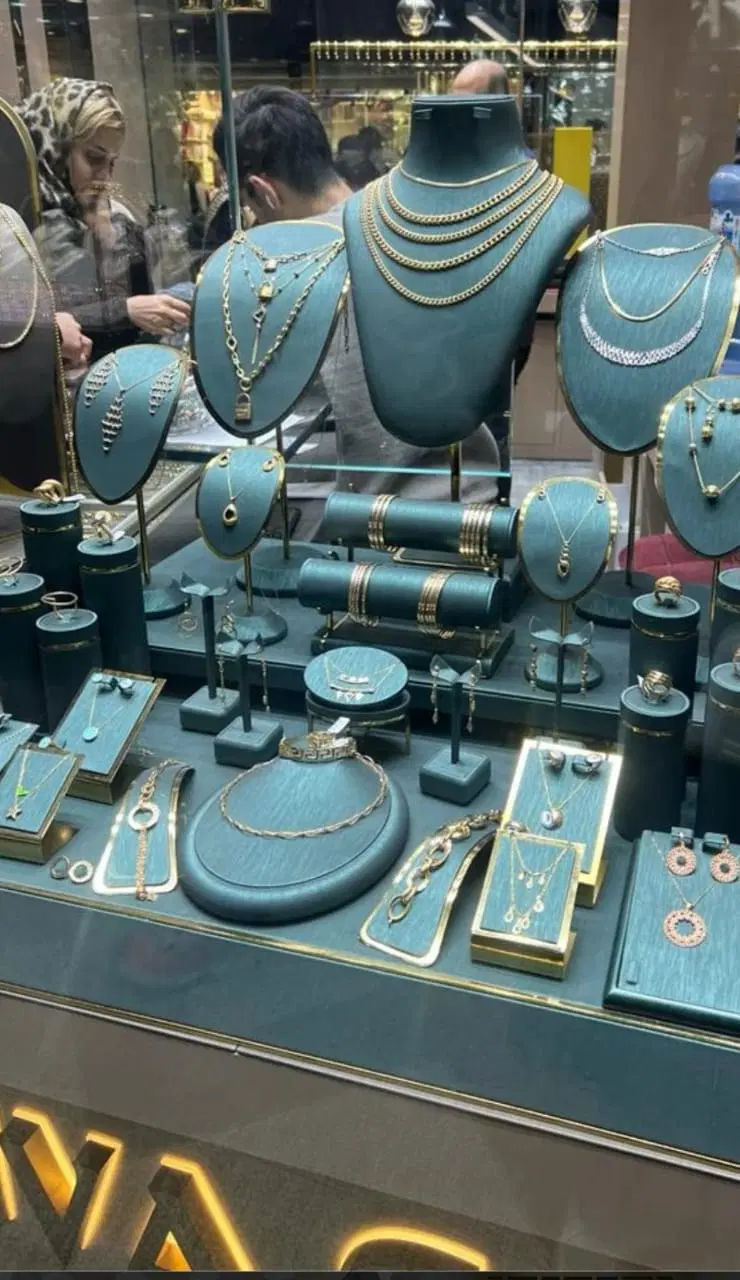 اجاره فروشگاه واقع در سی متری سینما سعدی ایران