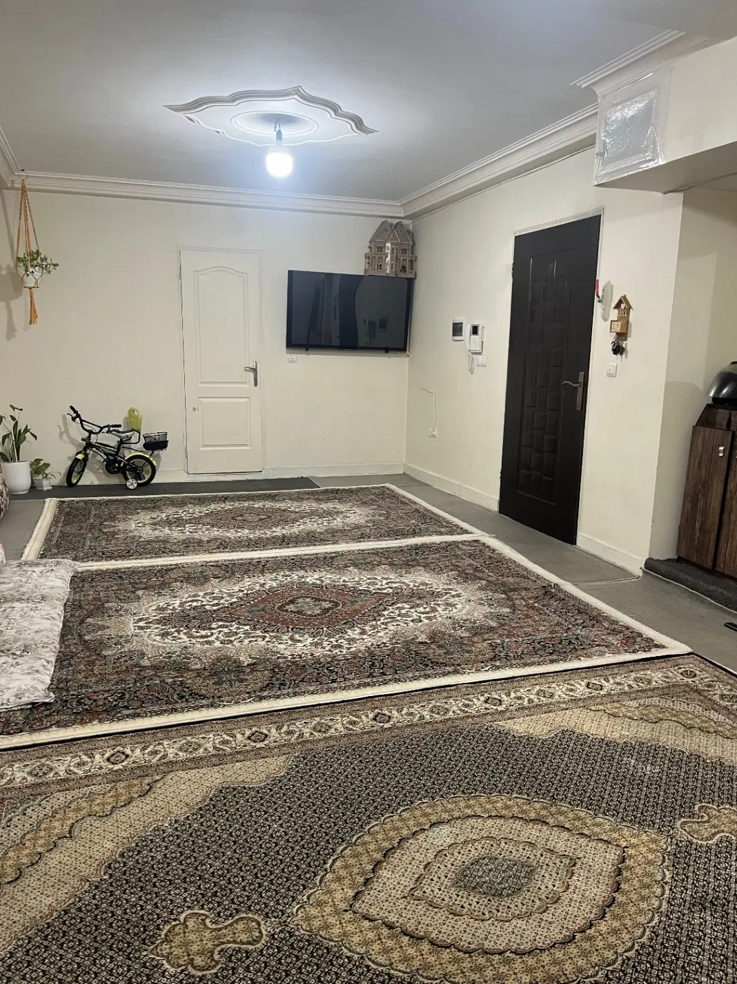 ۶۴متری ۸ساله_تک واحدی_آسانسوردار_۳تاانباری