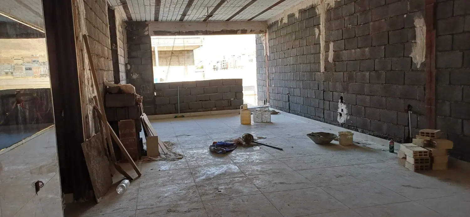 یک واحد منزل نیمه کاره