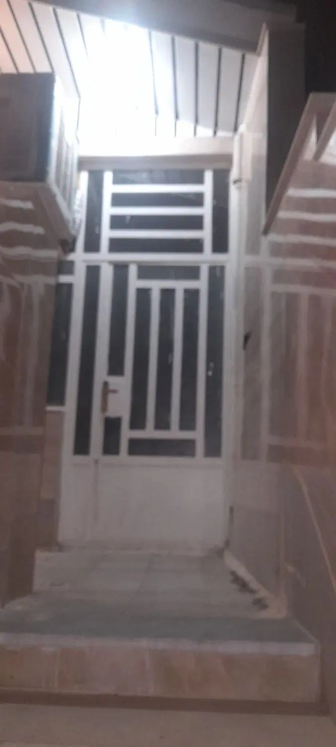 خانه طبقه بالا۹۰متری