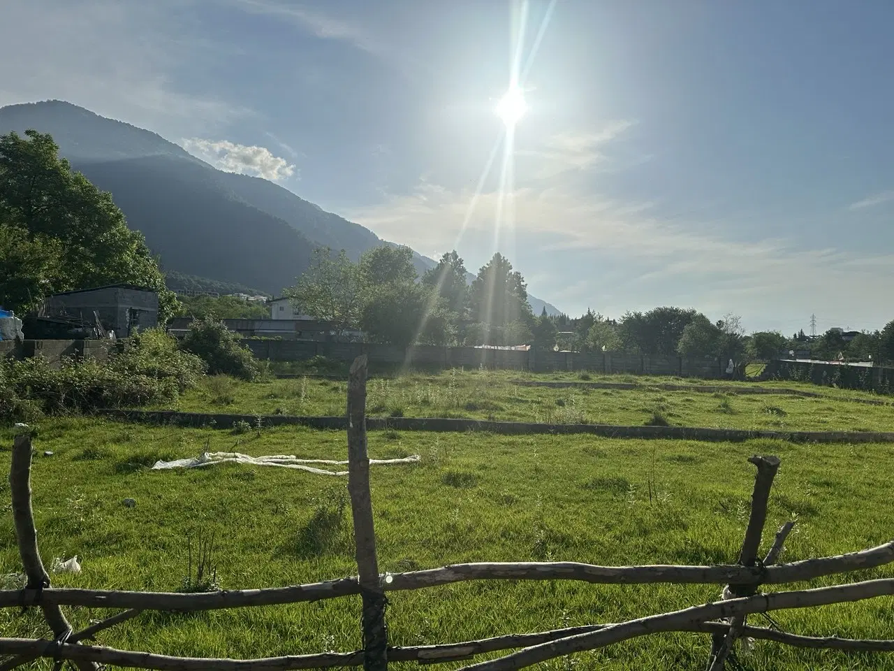 زمین ۳۳۰ متری در نوشهر چلندر