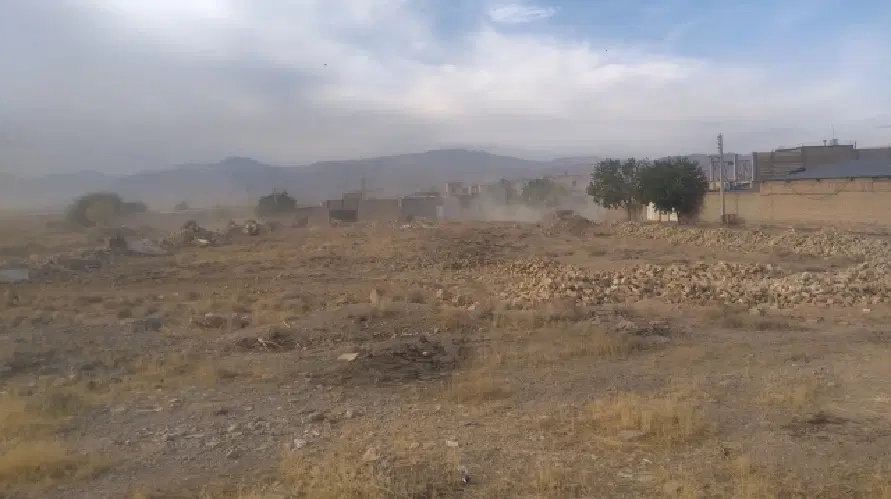 زمین روبه روی دانشگاه شهرکرد