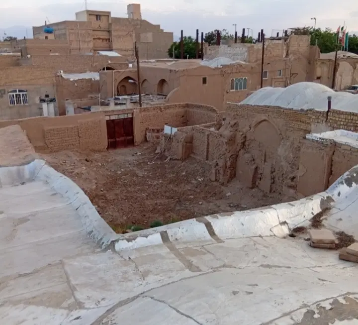 خانه کلنگی مرکز بیدگل 602متر