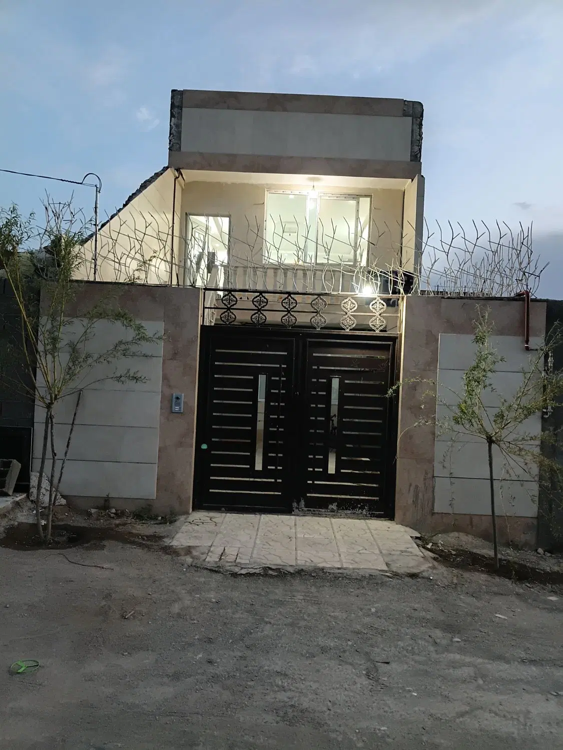 منزل مسکونی ۲ طبقه