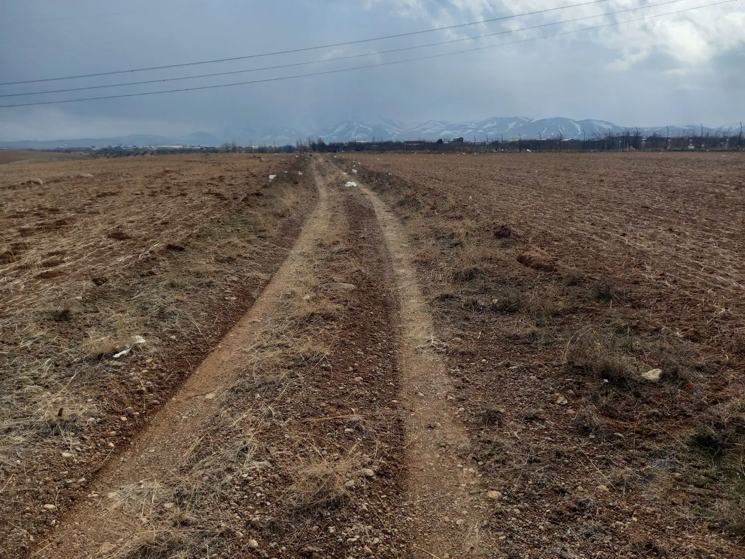 زمین فروشی