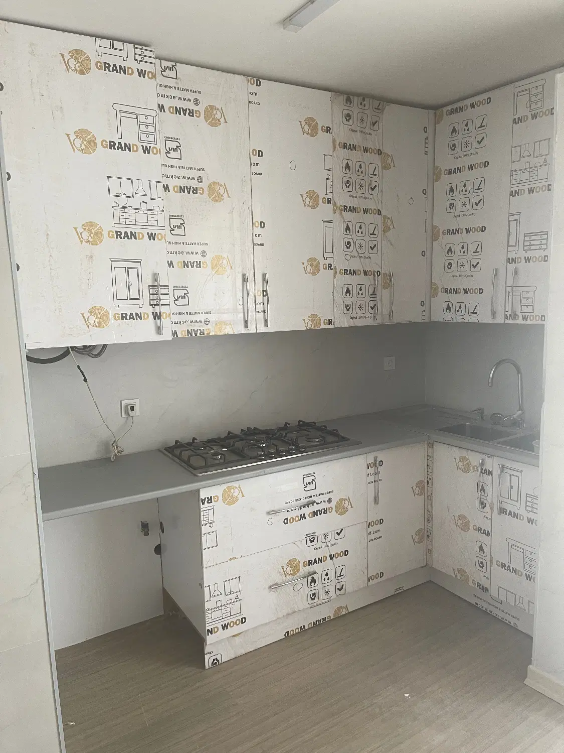 اجاره دار ۵۰ متر پارکینگ دار