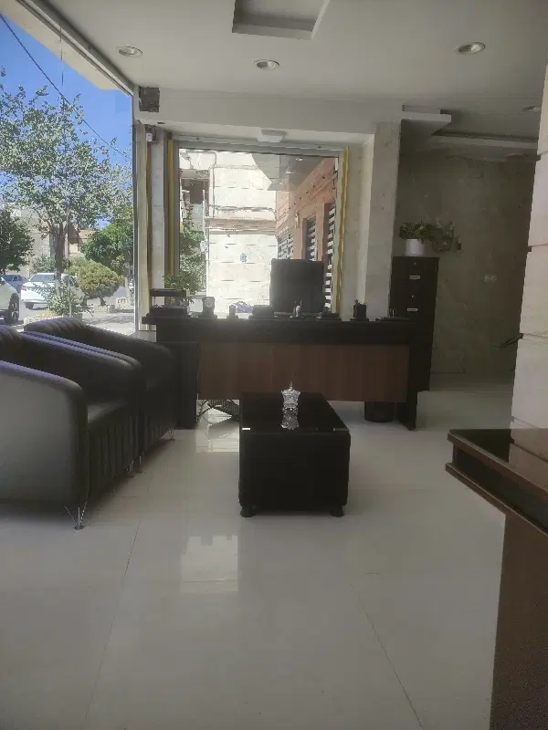 ۴ دربند مغازه فروشی