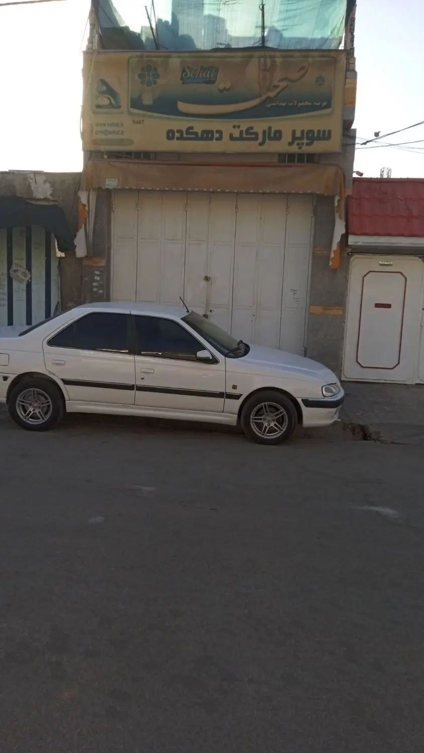 مغازه دستخضر با جای خواب و سرویس بهداشتی