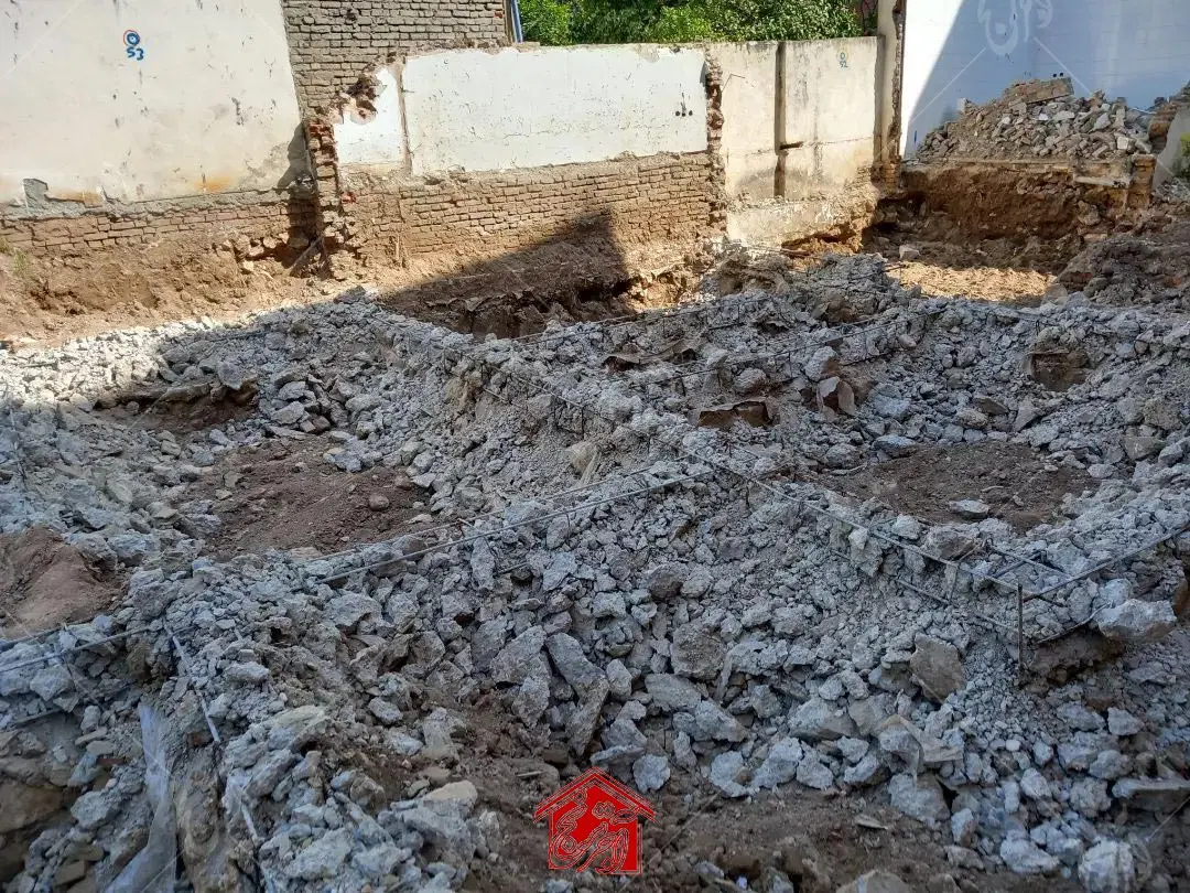 زمین مسکونی ۲۰۷ متر