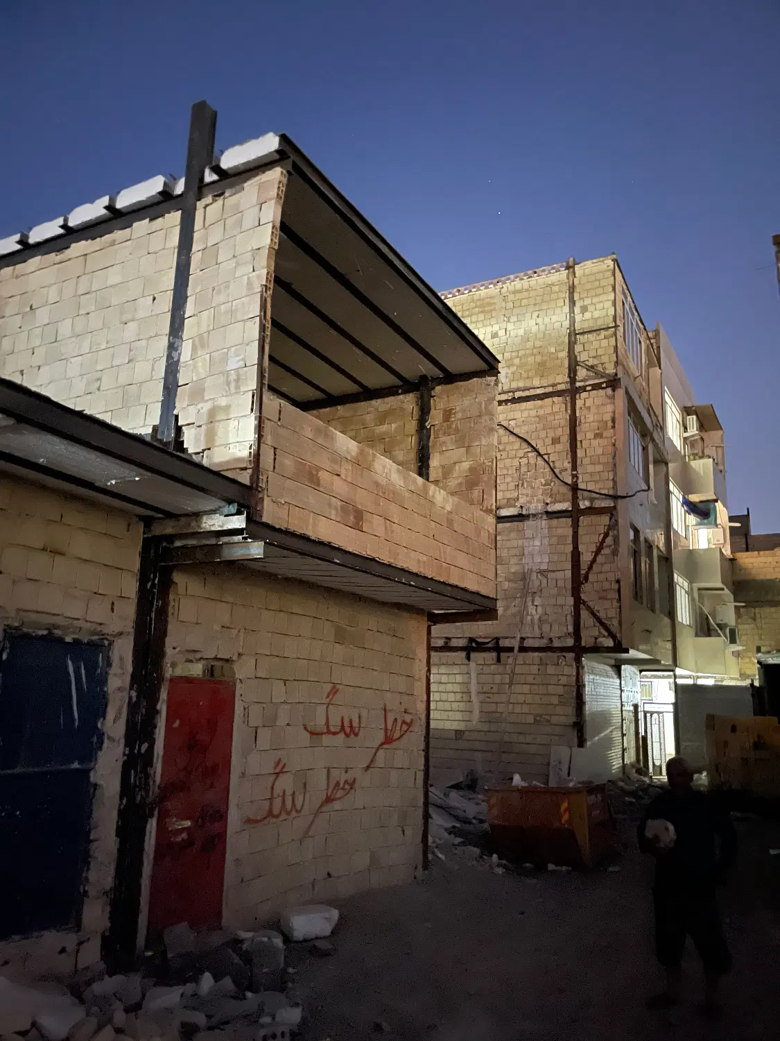 آپارتمان ۸۷متری سفت کاری