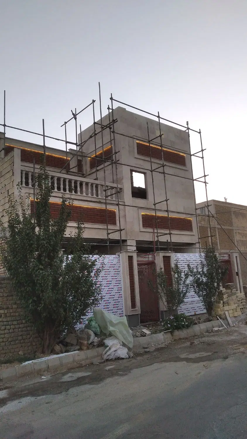 فروش‌واحد‌همکف‌۱۷۰مترراه‌جدا‌۳خواب