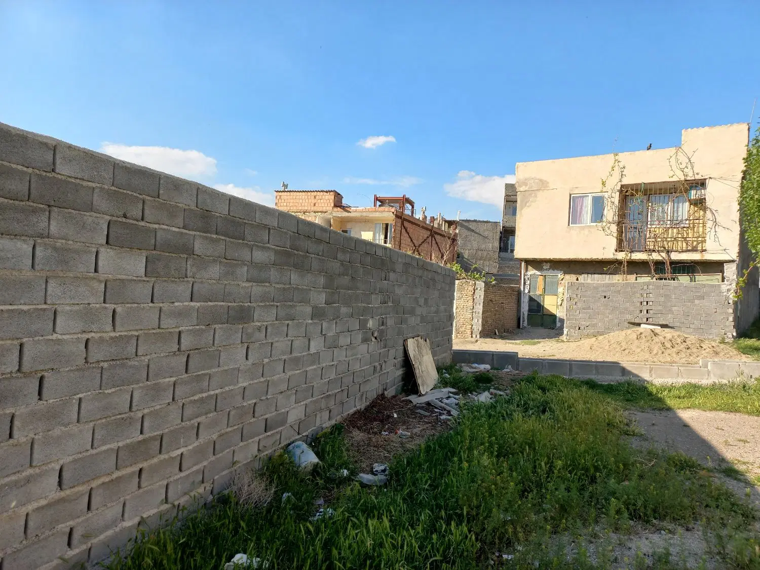 زمین مسکونی ۶۰ متری