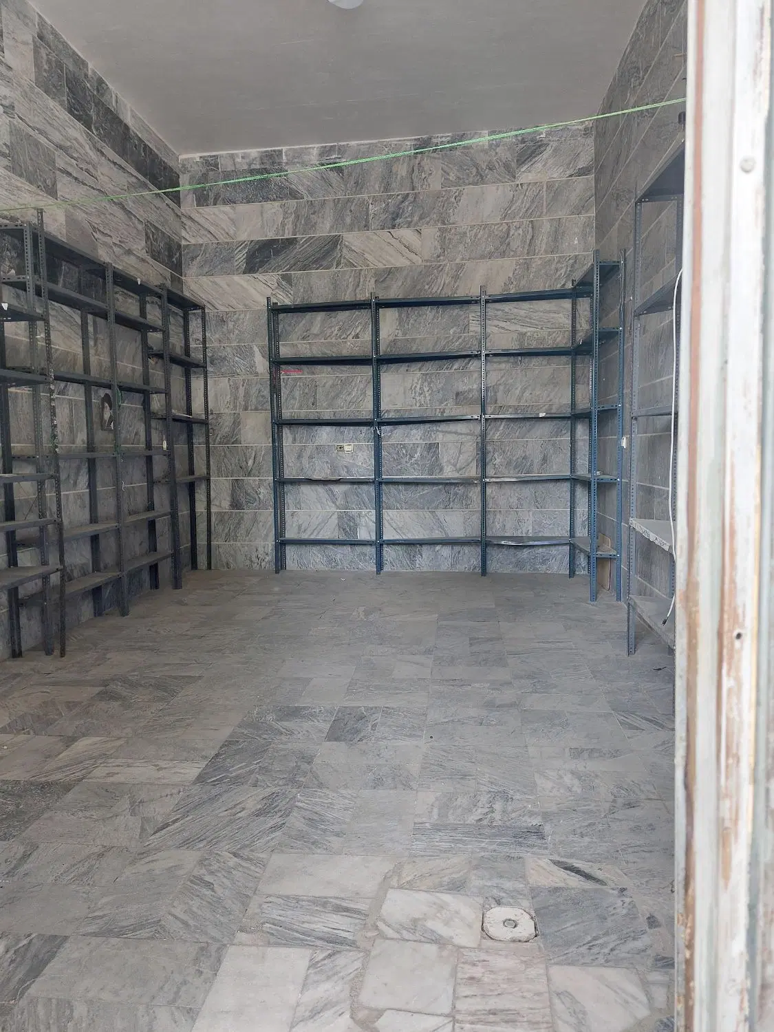 مغازه ۲۶ متر تجاری مناسب سوپرمارکت،پارکینگ ماشین
