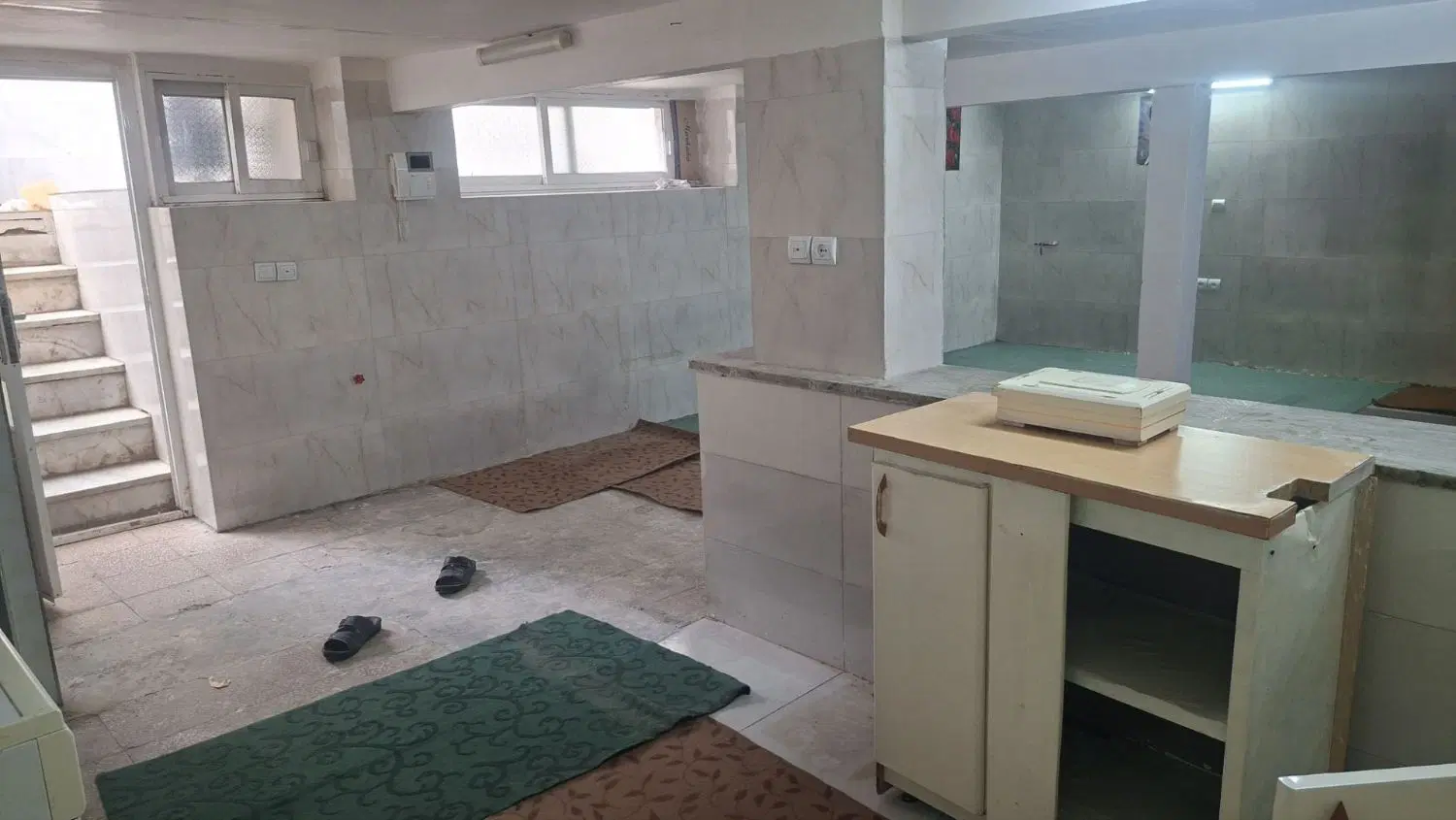 طبقه پایین چمن ۵۳ منزل ویلایی