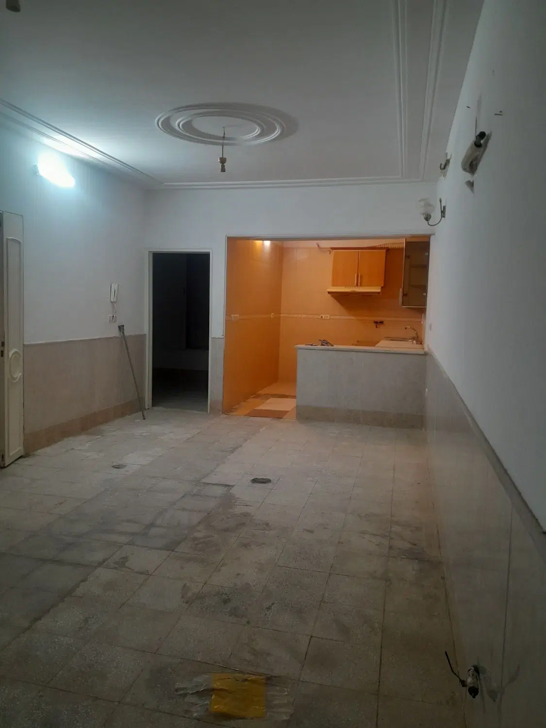 زیر زمین 7۰ متری