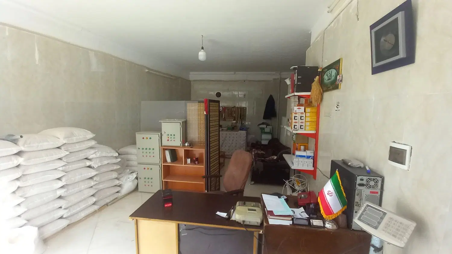 مغازه  ۴۰  متری  همکف  پاکدشت