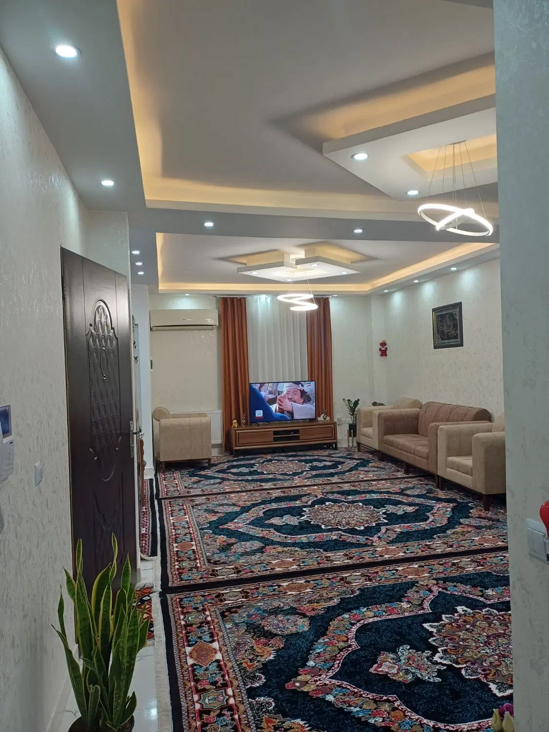 اجاره یک واحد خانه طبقه دوم ۱۰۰متری در حمیدیان