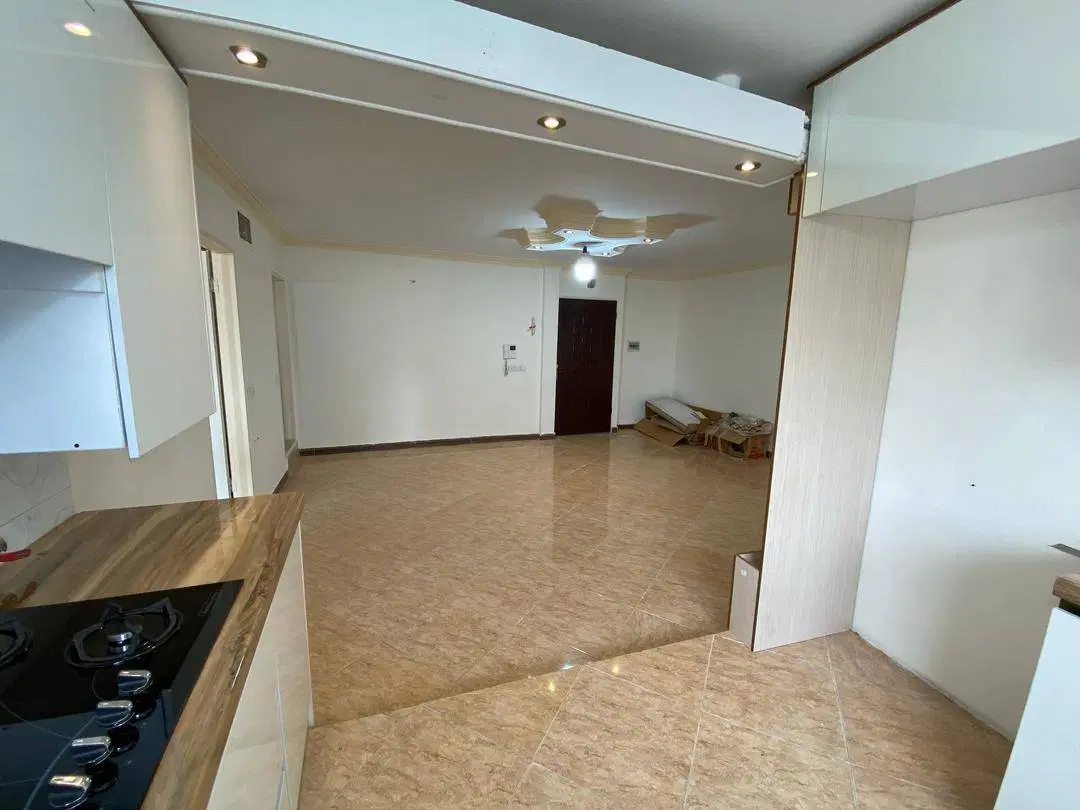 ۷۱ متر دو خوابه پارکینگ آسانسور طبقه دوم گل طبقات