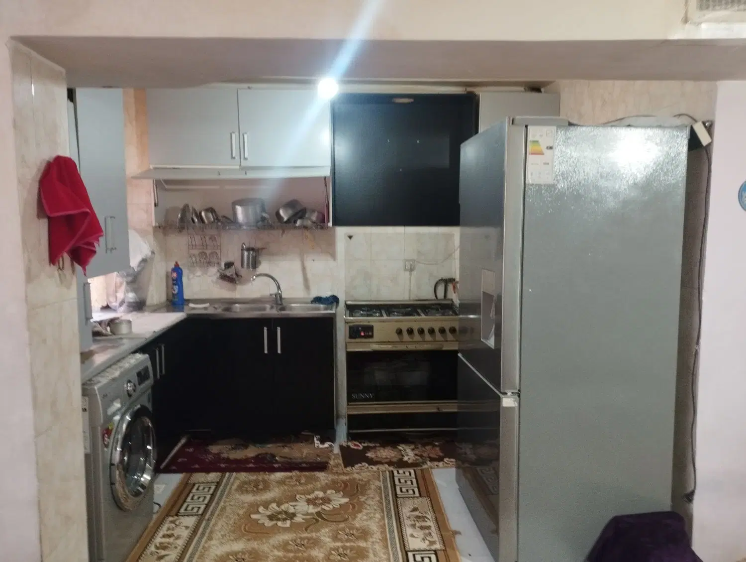 مهرگان فروشی گل سرخ