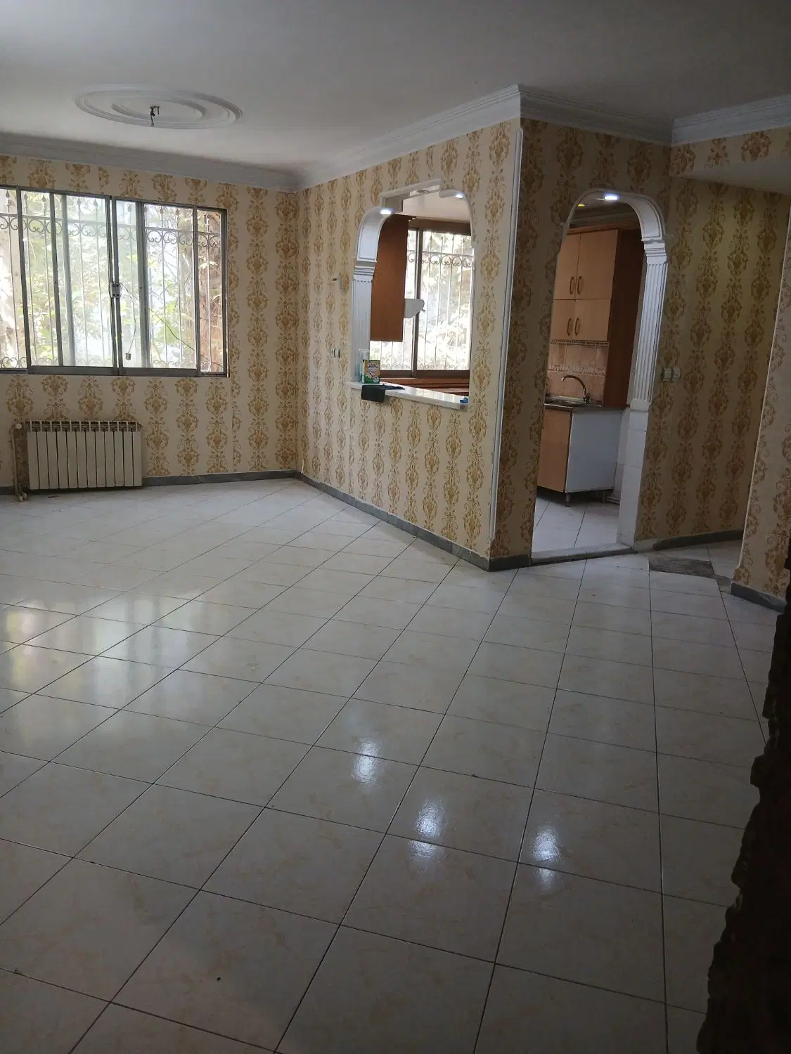 آپارتمان ۸۳ میدان دریان نو