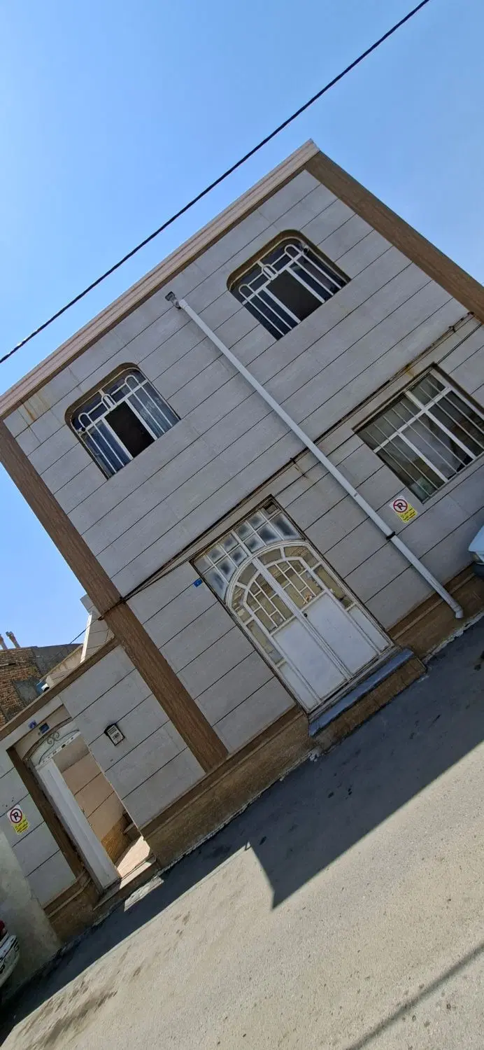 خانه دو طبقه راه جدا