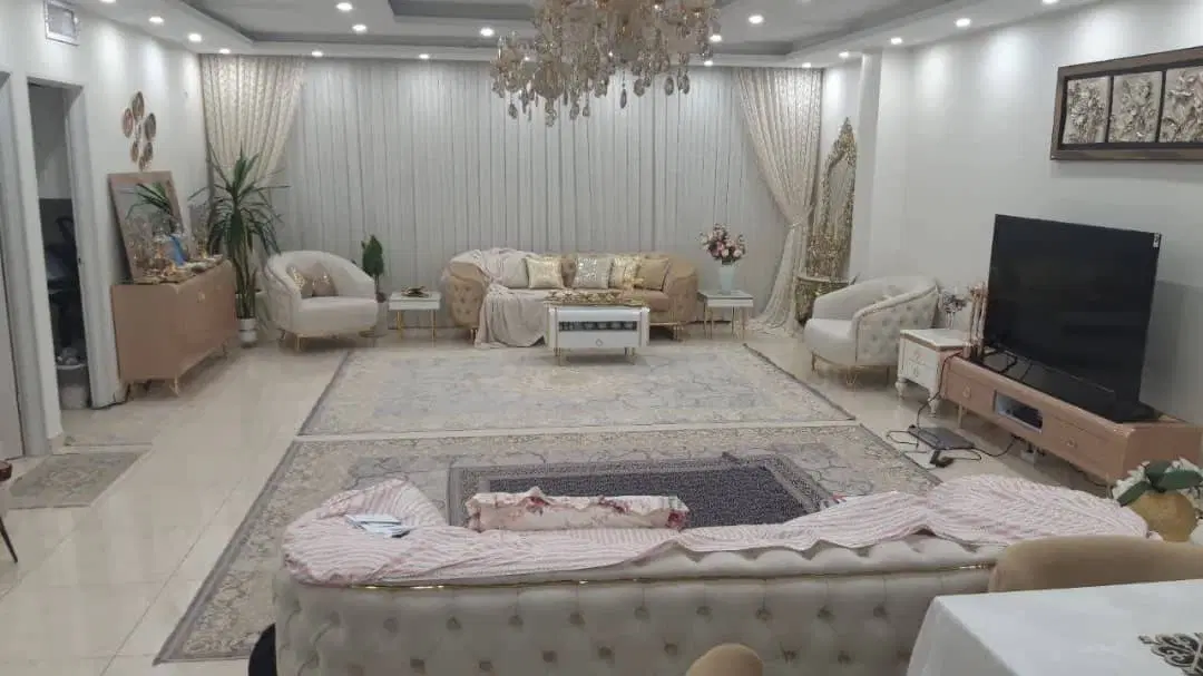 آپارتمان نوساز ۱۳۶ متری تک واحدی