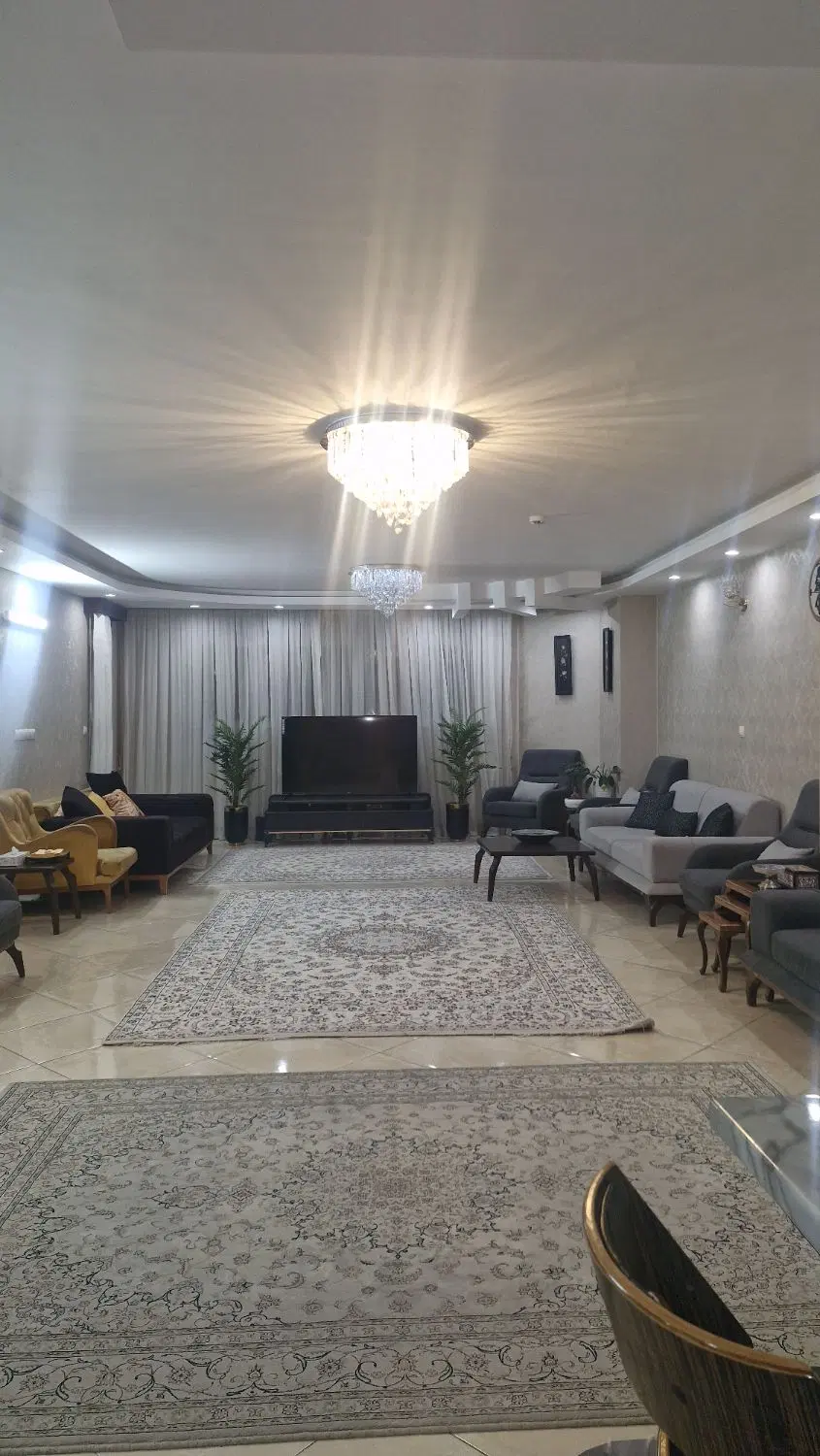 آپارتمان ۳ طرف نور ۱۵۲ متر