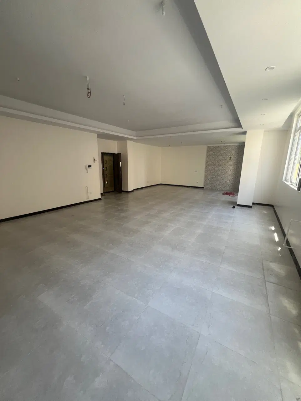 ۱۲۰ متر ۲ خواب بزرگ نوساز (پارکینگ شخصی و آسانسور)