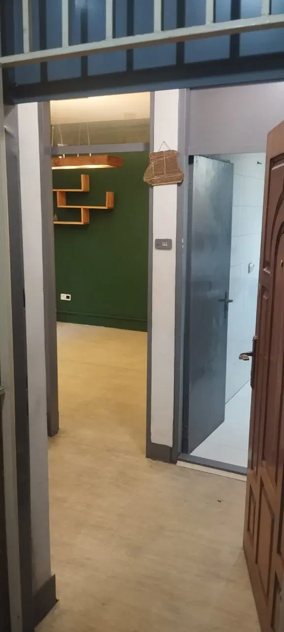 ۴۲ متر میدان انقلاب