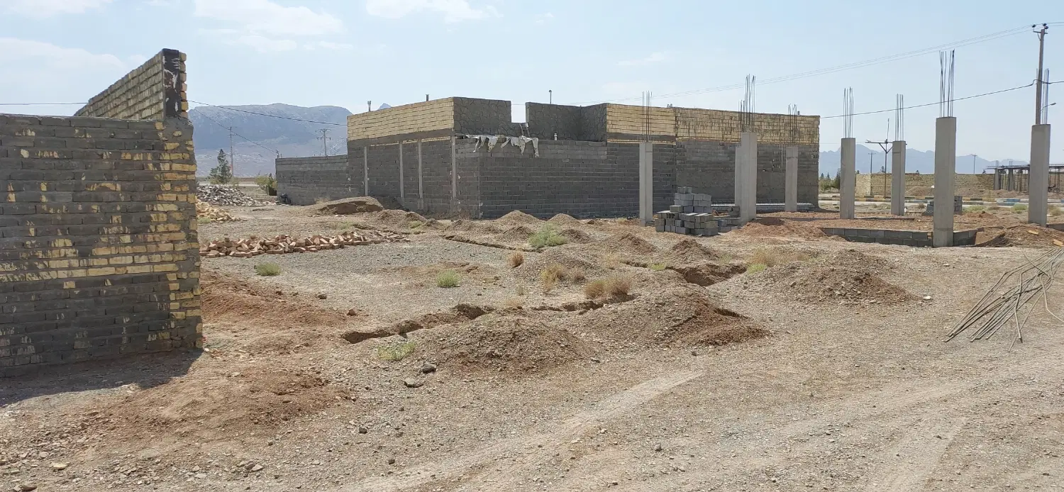 زمین مسکونی با دو طبقه پروانه