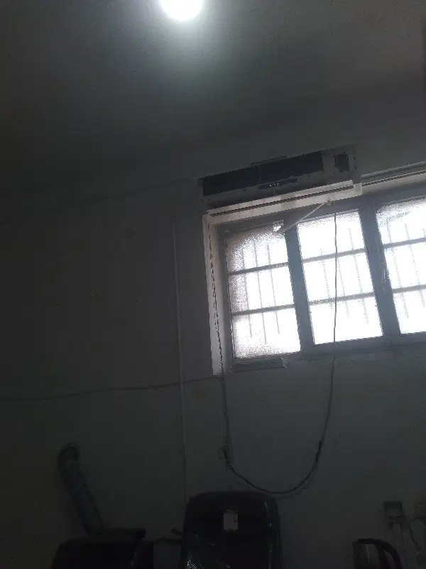 انبار ۱۵۰ متری واقع در خیابان امام زاده